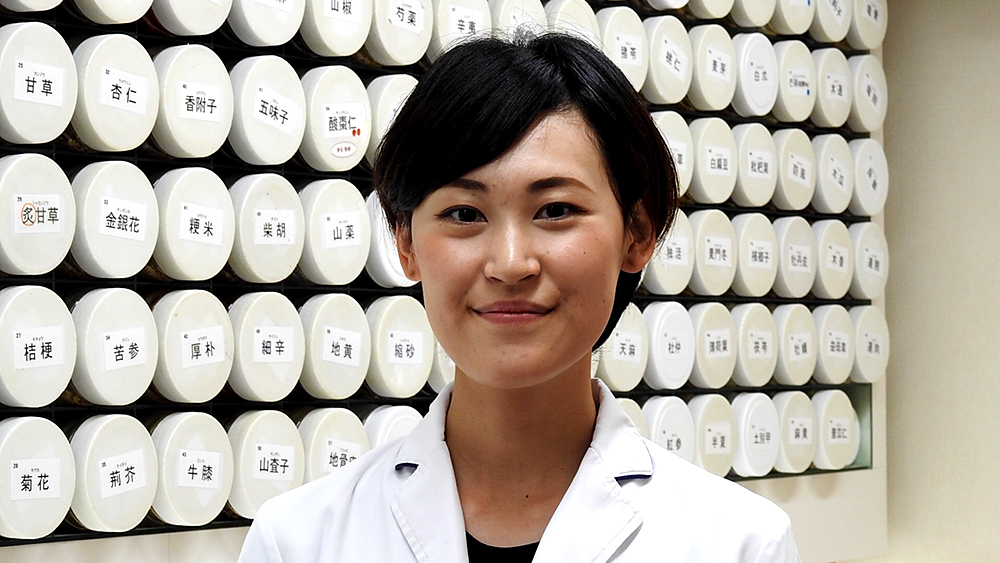 漢方専門相談員 上田 有美香 漢方専門相談員 上田 有美香